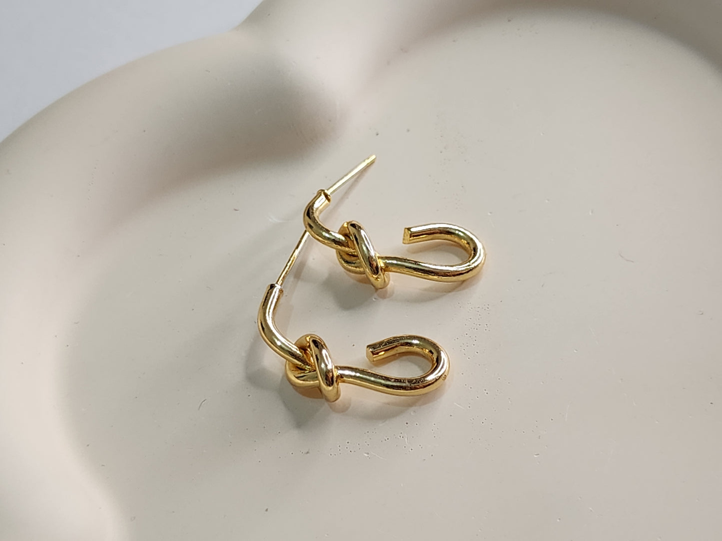 MNE028 Casual Earring