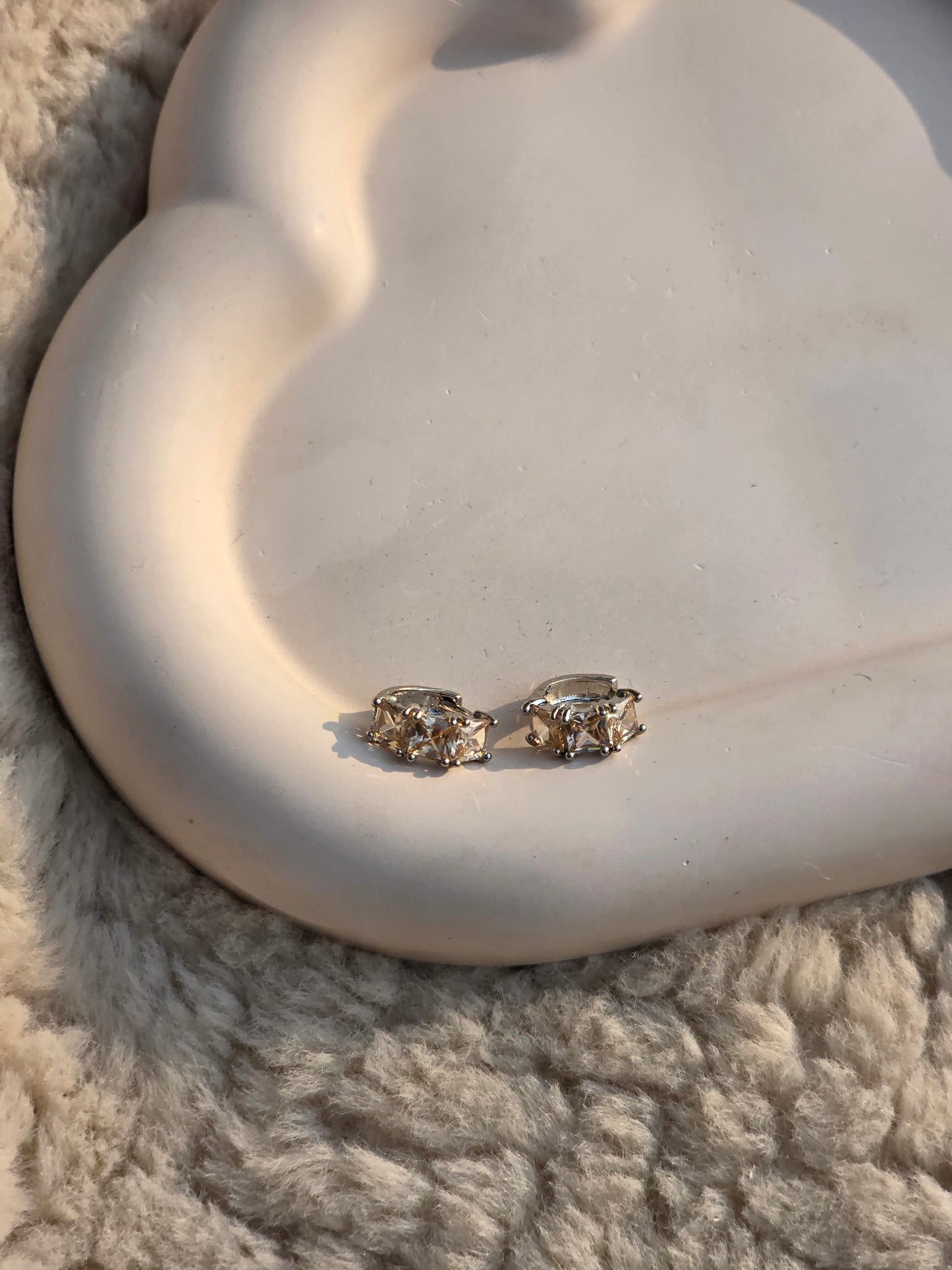 MNE015 Casual Earring