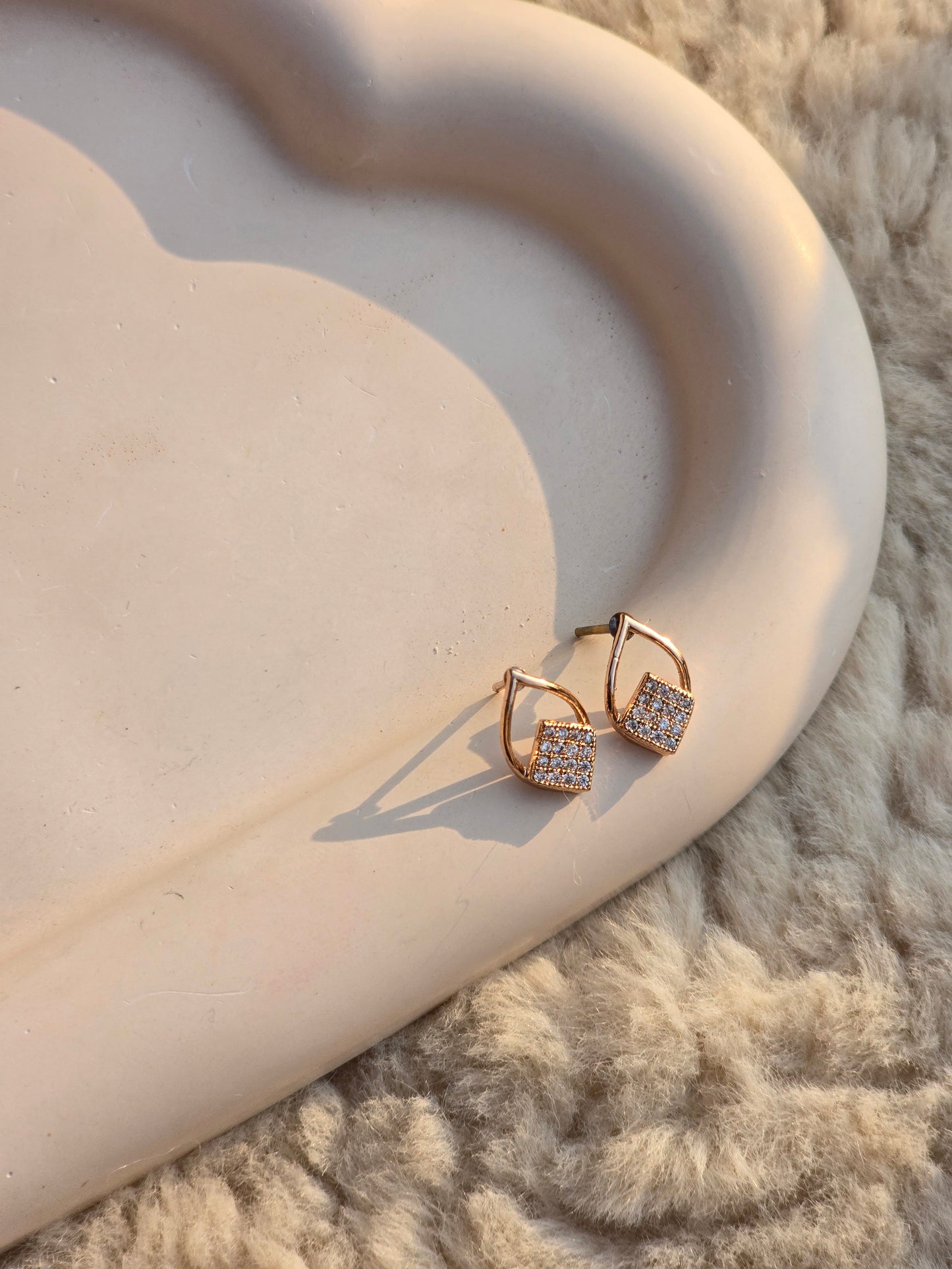 MNE016 Casual Earring