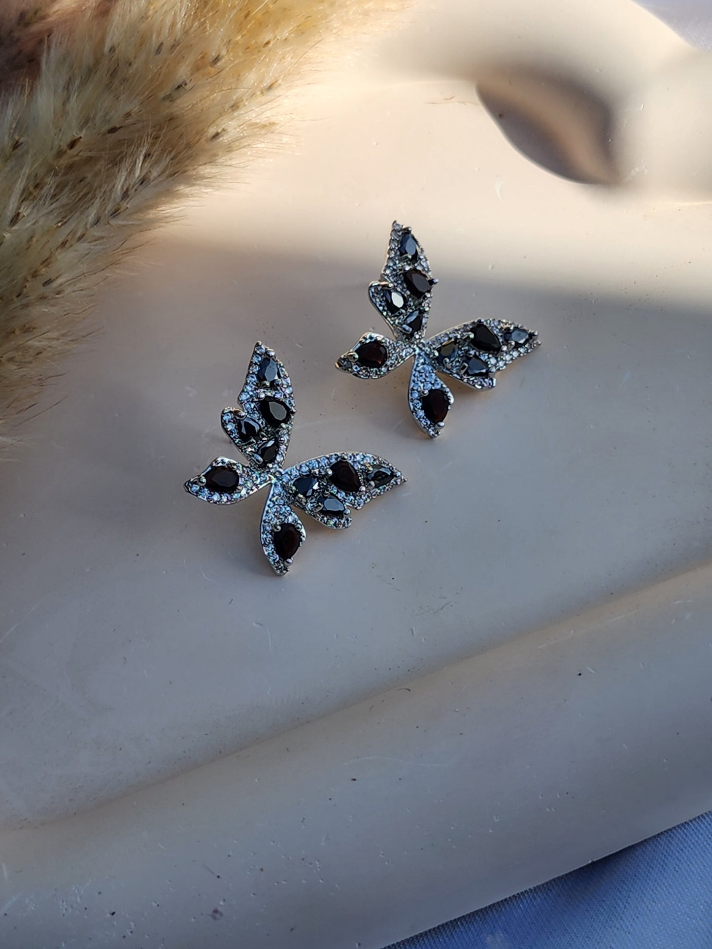 MNE030 Casual Earring