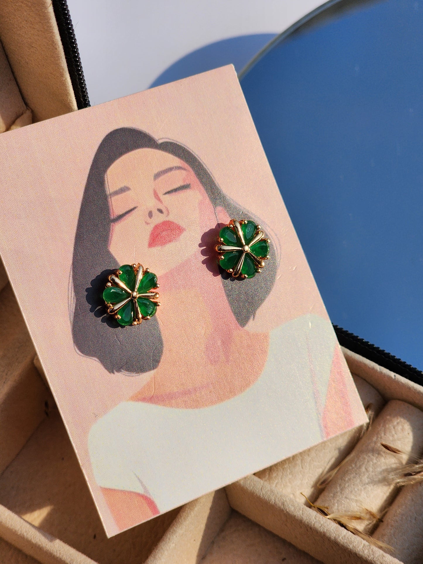 MNE052 Casual Earring