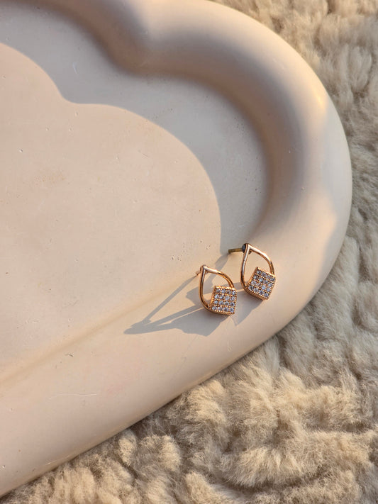 MNE016 Casual Earring