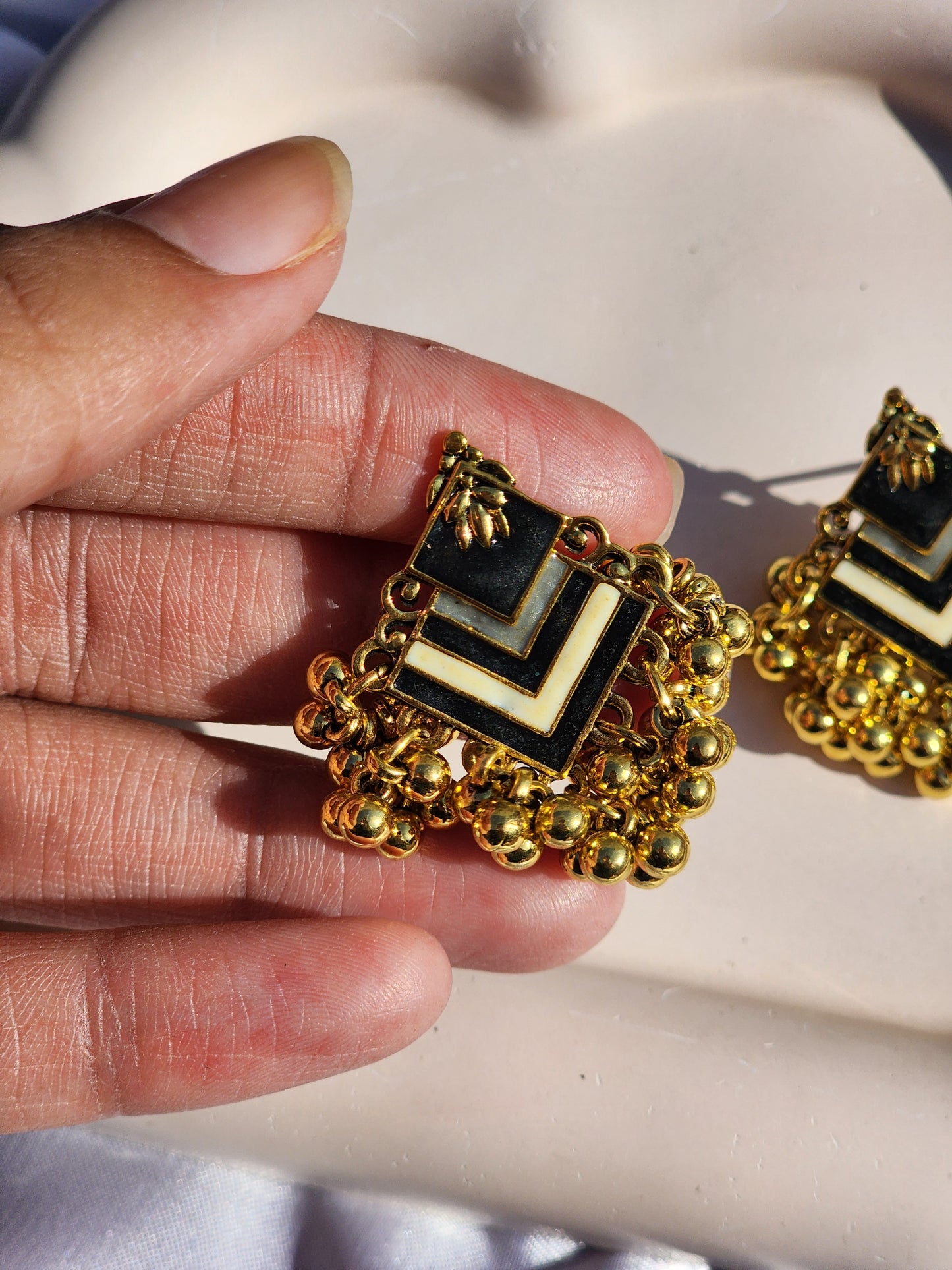 MNE033 Casual Earring